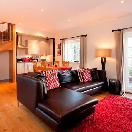 Dbs Serviced Apartments Касл-Донингтон Экстерьер фото