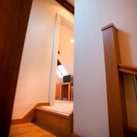 Dbs Serviced Apartments Касл-Донингтон Экстерьер фото