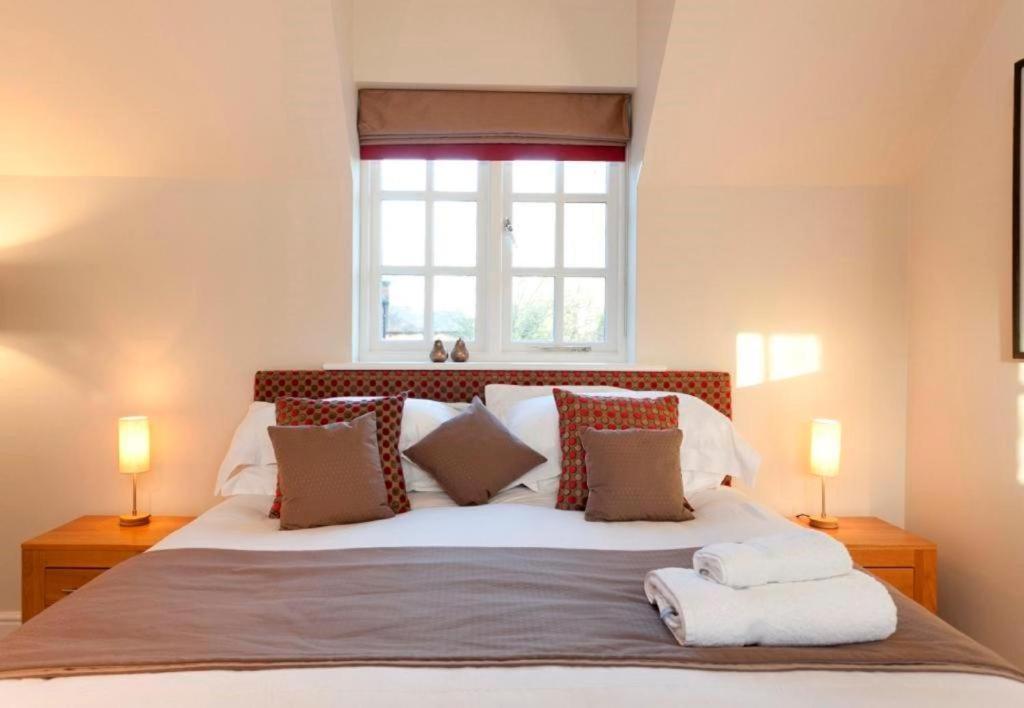 Dbs Serviced Apartments Касл-Донингтон Экстерьер фото